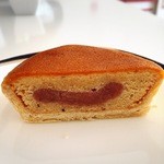 ケーキハウスYandM - 桜あんがいい風味。パイ生地のようなさっくり土台です