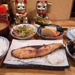 ぶり照煮 食後のコーヒーとデザート？付きで800円