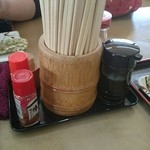 セルフまるやうどん - テーブル