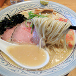 自家製麺 のぼる - 2015年12月27日(日)　京しお(700円)　自家製麺リフト