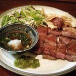 春来 - 特上牛ロースの鉄板焼