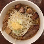 ロクゴーガッツ - ガッツラーメン、700円です。