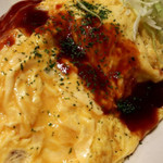 男の大ごちそう - オムライス、大盛りじゃないのに大盛りみたいです。