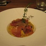 亀岡産畑しめじのラグーソーススパゲッティー、イタリア産の生ハムを添えて(2015.11)