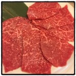 食彩和牛 しげ吉 - 並のロース。娘用に下味無しで。今日のは先日のと比べると少し硬くてパサつきが気になりました。