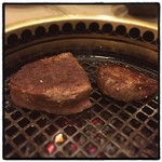 食彩和牛 しげ吉 - A5シャトーブリアン。良い焼き色に色付いてます。