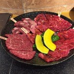 炭火焼肉　萬大 - 特上盛り