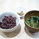 海月 - 黒米ご飯とお味噌汁
