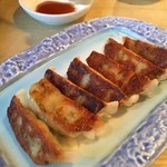 石垣食堂 - ニンニクが効いた小ぶりな餃子は美味いです