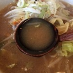 石垣食堂 - 薄い味噌がカップ麺みたいで懐かしい味
