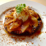 テディーズ ダイナー - フレンチトースト（焼きリンゴのトッピング）