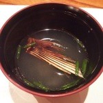 すし 市松 - 碗物　鯛ひれ炙り汁　※鯛ひれ炙り汁代替料理