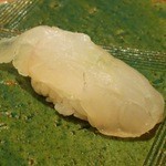 すし 市松 - 鮨　平め 昆布〆　※剣先烏賊の代替料理