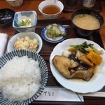 川佐 - 煮付けからすカレイ（和風ポテトサラダ付）定食（ご飯お代わり自由）（７５０円込み）（２０１５年込み）