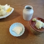 そば 吉里吉里 - つゆ徳利とおしんこと、薬味