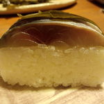 すし 市松 - 鯖の姿寿司　断面