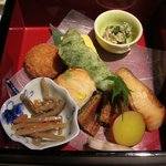 Kagurazaka - ﾏﾅｶﾞﾂｵ西京漬け、鰻、出汁巻玉子、キスおかき揚、おくらごま酢和え
