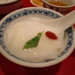 中華菜館 同發 - 杏仁豆腐