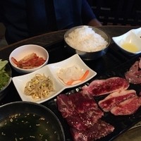 和牛焼肉 土古里 上野バンブーガーデン店 - ３種盛り定食