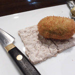 創作串揚 つだ - 中身を撮影するため、ナイフをお借りしました