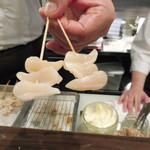 創作串揚 つだ - あこや貝の貝柱。仕込中