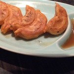 浦咲ラーメン駅前 - トマトとチーズの餃子390円。