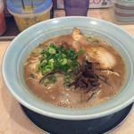 博多とんこつ 真咲雄 - 濃豚骨ラーメン