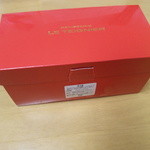 パティスリー　ル　テニエ - シンプルな箱