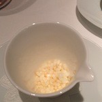 ル・マンジュ・トゥー - 茸のスープ仕立てに入れる前のドライ米　2015-12