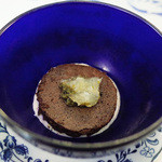 TAPiR - 太刀魚プレート(2300円)のライムジェル、ガトーショコラ、黄身のムース