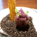 ル スプートニク - ゴマとサツマイモのチュロス ムラサキイモのブーダンノワール