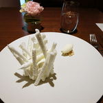 ル スプートニク - ココナッツのメレンゲとホワイトチョコレートのケーキ