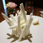 ル スプートニク - ココナッツのメレンゲとホワイトチョコレートのケーキ