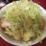 ラーメン二郎 - 小ラーメン+ニンニク+ヤサイ(151224)