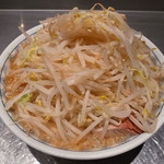 らーめん 大 - 毎度の千とモヤシの豚隠しな盛り