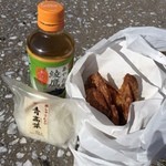 Nakatsu Karaage Souhonke Moriyama - 手羽先の唐揚げ
                        
                        コンビニおにぎりとお茶も、あわせていいコンビでした！
                        おいしく食べました (*´ڡ`●)