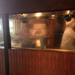 ハンバーグファクトリー - 石窯で焼くハンバーグ