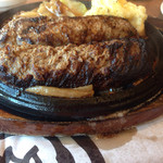 ハンバーグファクトリー - 溢れちゃいます