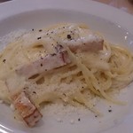 carbonara Aggi - 取り分けてくれました。カルボナーラ