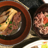 銀座のステーキ 銀座中央店 - 左すき焼き、右しゃぶしゃぶ