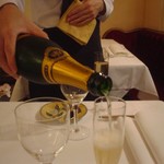 オー・シザーブル - 先ずは、シャンパンで