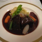 オー・シザーブル - 妻のメインは牛ほほ肉の赤ワイン煮