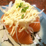 廻る 築地 あいよ寿司 - サーモンオニオン240円(税抜)