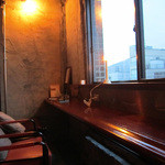 やまのは 珈琲と髪 - 小さな店内の一角。夕方くらいかな(2015)