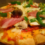 本庄レトロ 燈 - 2015.12 ミックスピザ(生ハムときのこ)