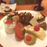 スプレンディード - チョコレートブッフェ
                
                #後半はイチゴしか食べれなかった(･_･