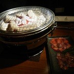 南九州産黒毛和牛 焼肉ホルモン 島津 - 七輪