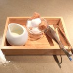 クラフタル - ランチコース 5400円 のミルクと角砂糖