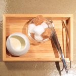 クラフタル - ランチコース 5400円 のミルクと角砂糖