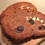 クラフタル - ランチコース 5400円 のココアパウダーを練り込んだレーズンとアーモンド入りシュトーレン